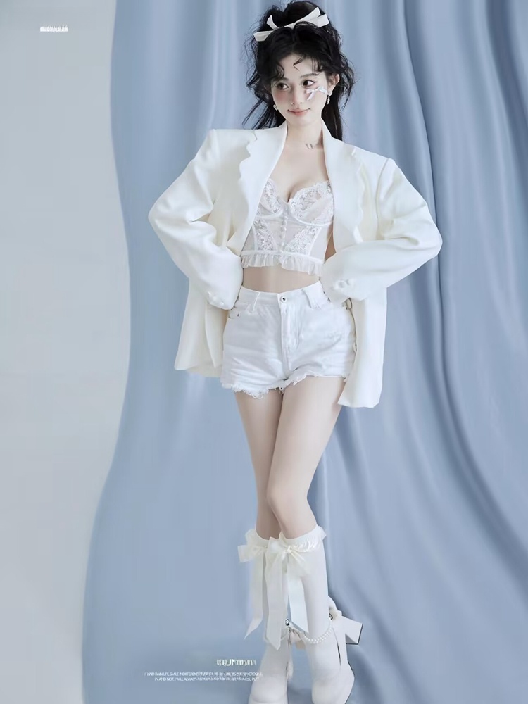 Summer Clothing Girl - Studio Photography Suit White Simple Girl